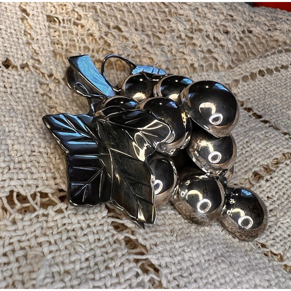 Mexico Signed Sterling Silver Grape Leaf Pin Brooch Pendant - Picture 12 of 12